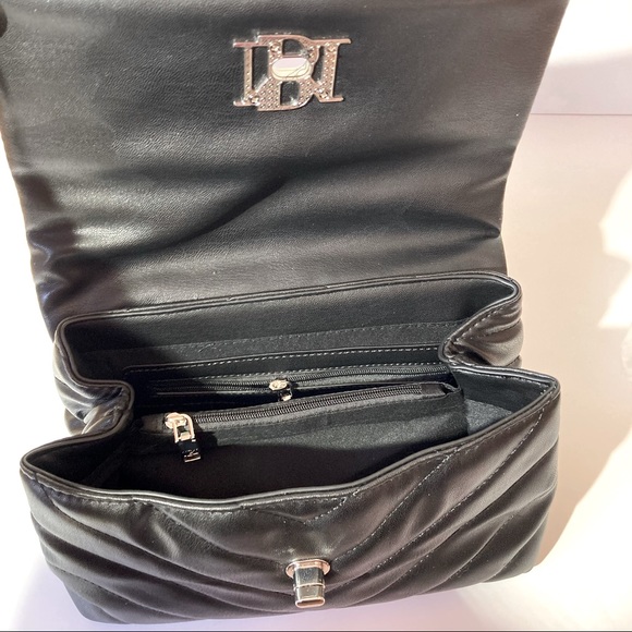 NWT Badgley Mischka Black Quilted bag w/letter lock - Picture 6 of 15